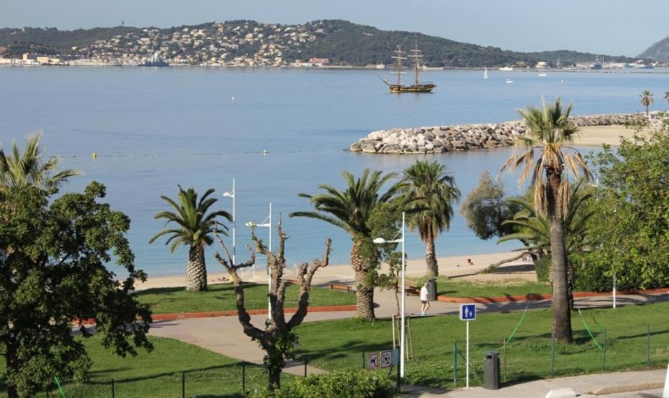 Appartement Avec Terrasse Toulon Exterior photo
